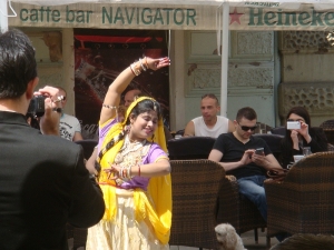 Indian dancer Gayatri at the Town square